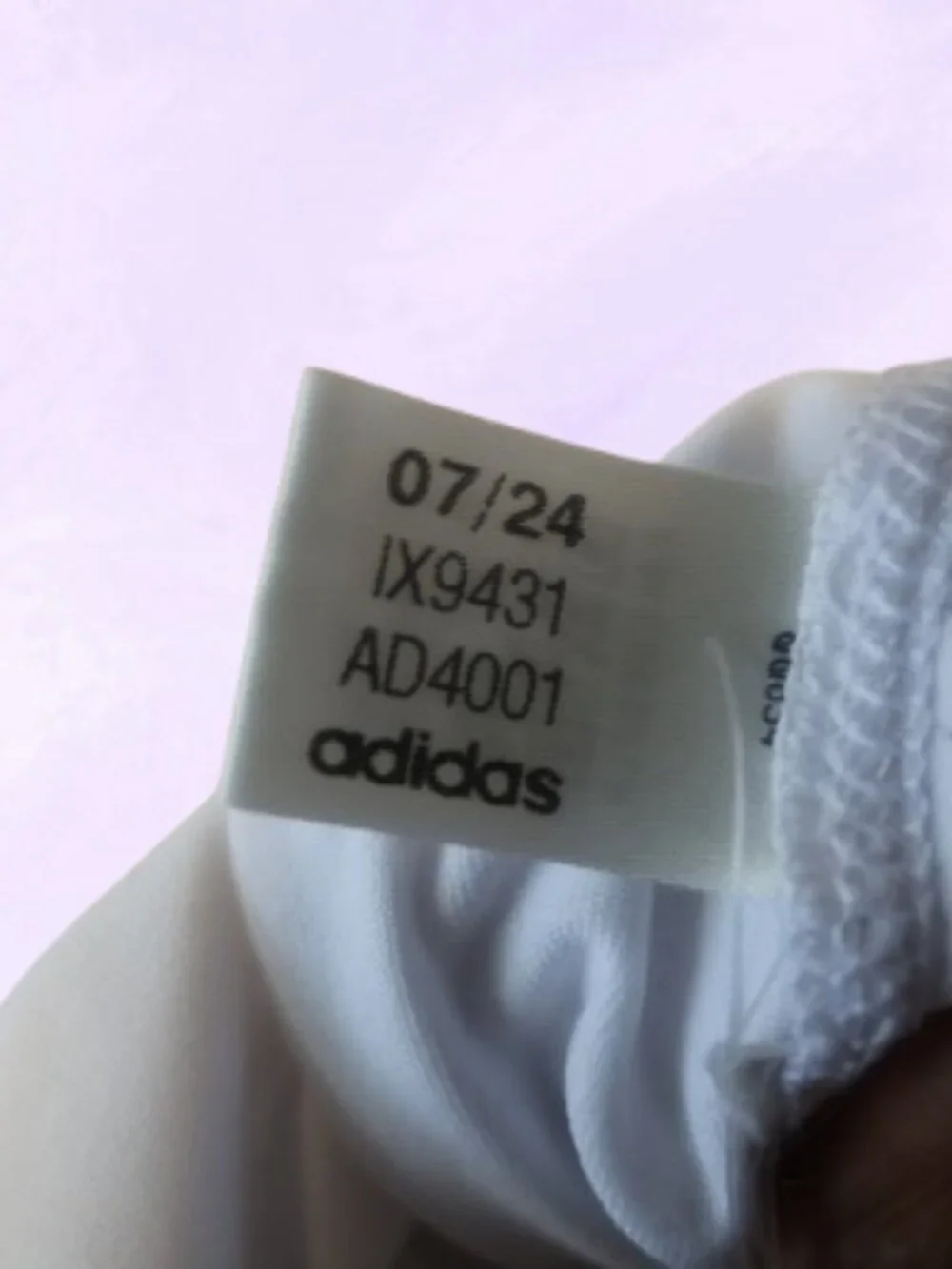 Adidas t-shirt 